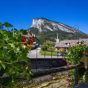 gite-auberge-lherbe-tendre-saint-pierre-dentremont-savoie.hotels-rhonealpes.com/